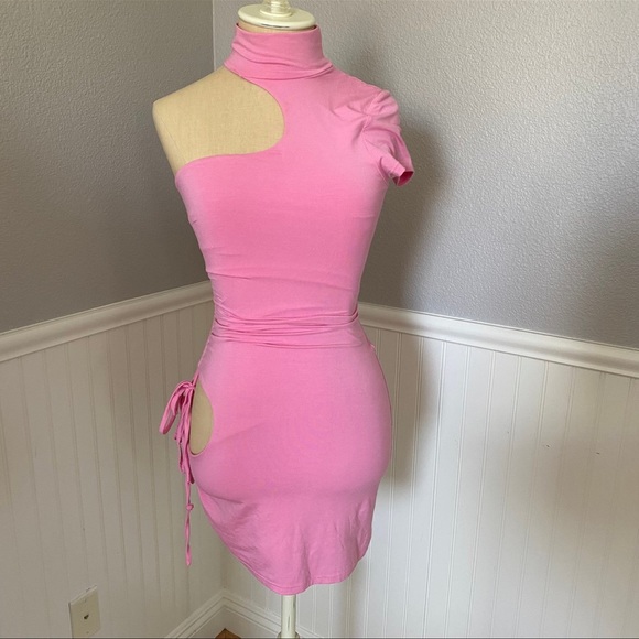 I AM GIA CUT OUT DRESS - Picture 3 of 5